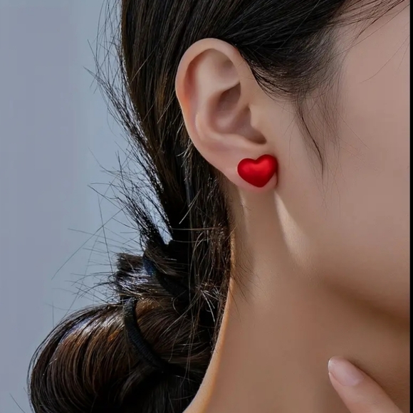 Red Heart Earrings - Picture 2 of 6